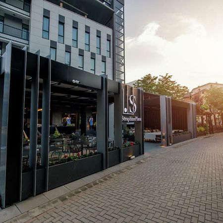 Seraphine Plaza Peje Exterior photo